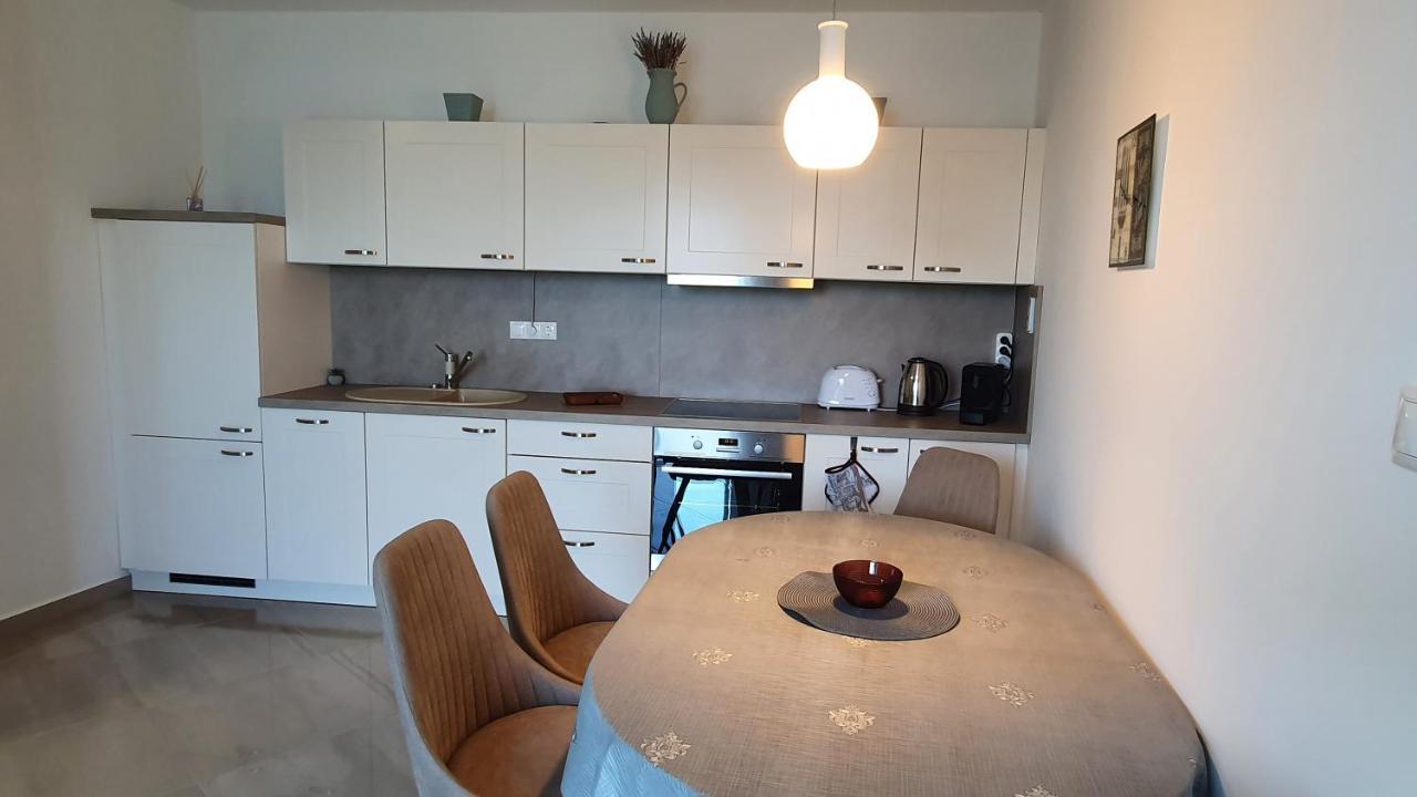 Kekvitorla Apartman 凯斯特海伊 外观 照片